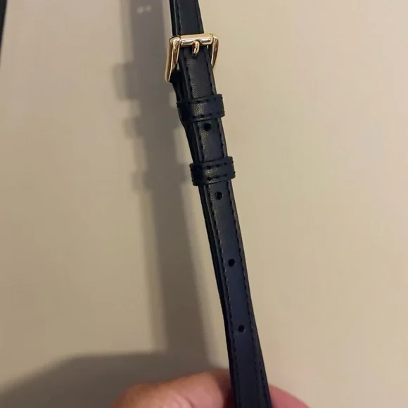 Michael Kors Black Shoulder Bag with Gold Chain - Picture 3 of 4